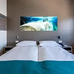 Отель Aquatis 4*
